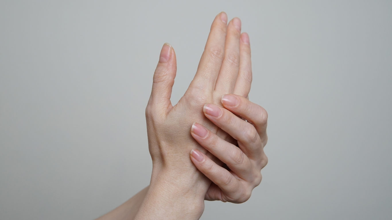 Will Compression Gloves Help With Hand Cramps?